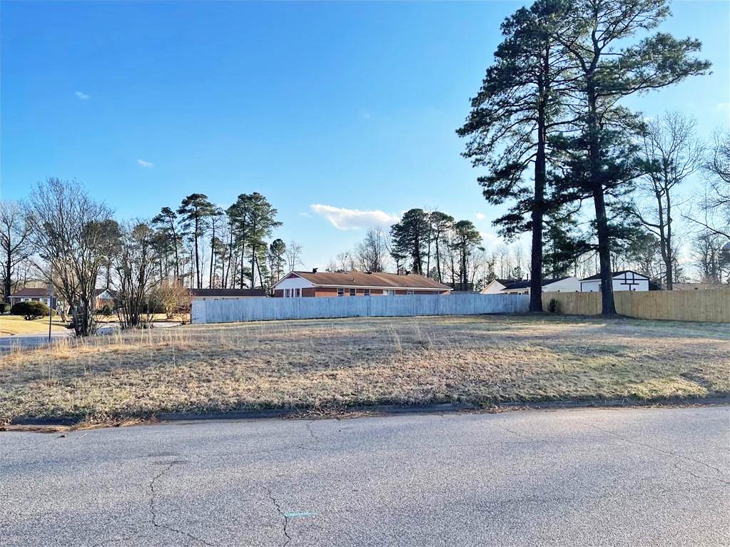 Side view of lot located at 1401 Quiet Court, Portsmouth, VA 23701