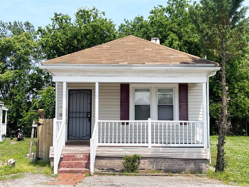 Front of property located at 1607 Chestnut Street, Portsmouth, Virginia 23704