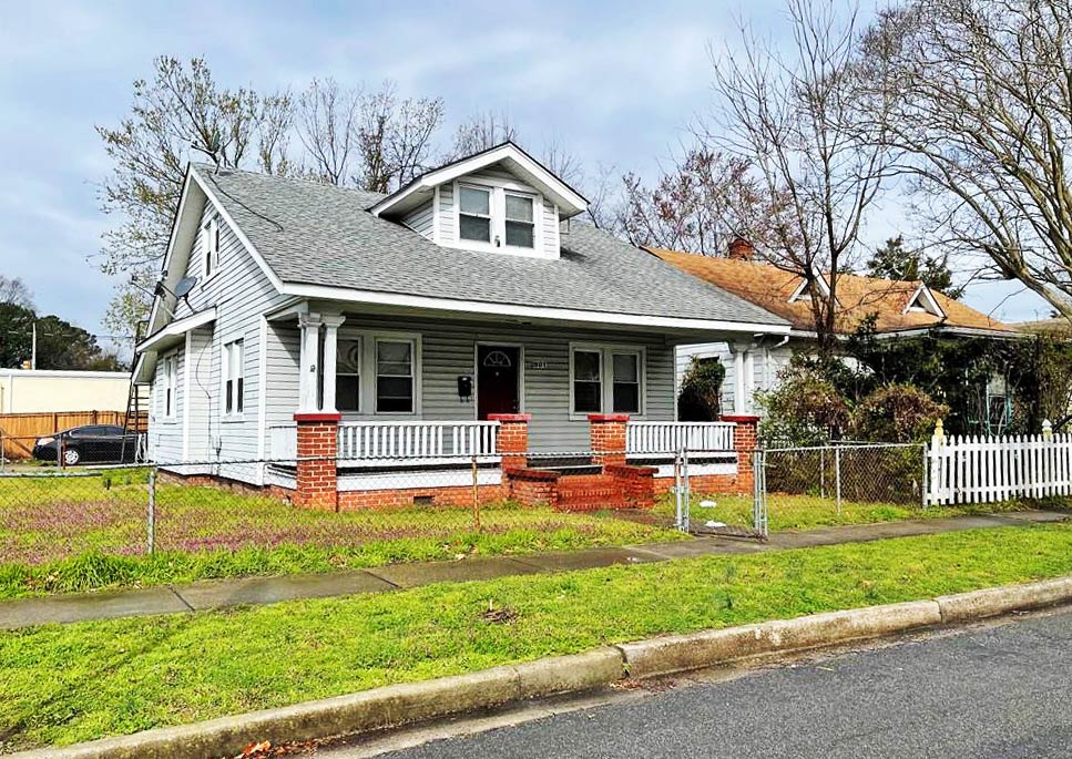 Front of property located at 2801 Somme Avenue, Norfolk, Virginia 23509